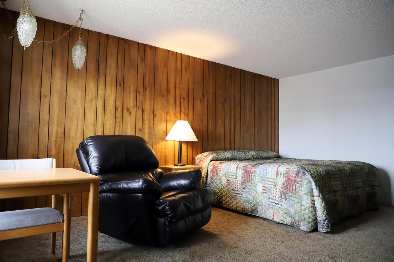 Roundup Big Sky Motel מראה חיצוני תמונה