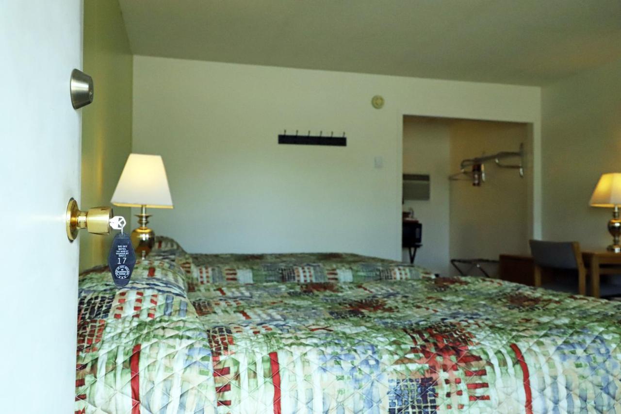 Roundup Big Sky Motel מראה חיצוני תמונה